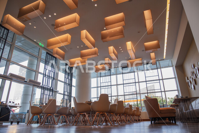 جناح المقاهي والكافيه بتصاميم عصرية راقية، ديكورات داخلية حديثة لغرفة طعام, اثاث منزلي فاخر, الفن الهندسي المعماري للفنادق والمنتجعات المتميزة في المملكة العربية السعودية