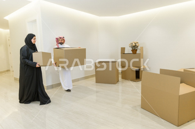 اجواء رائعة لزوجان سعوديان داخل منزلهم الجديد ، نقل العفش لبيت جديد ، امتلاك بيت جديد ،تفريغ الأثاث و الصناديق ، الترتيب و التنظيم ، النقل و التوصيل 