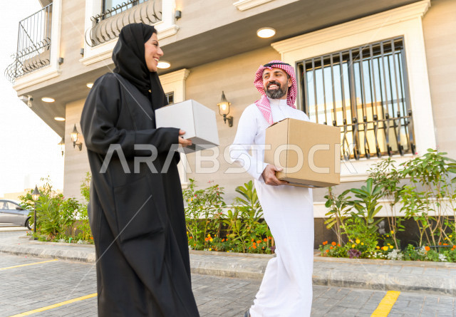 اجواء رائعة لزوجان سعوديان داخل منزلهم الجديد ، نقل العفش لبيت جديد ، امتلاك بيت جديد ،تفريغ الأثاث و الصناديق ، الترتيب و التنظيم ، النقل و التوصيل 