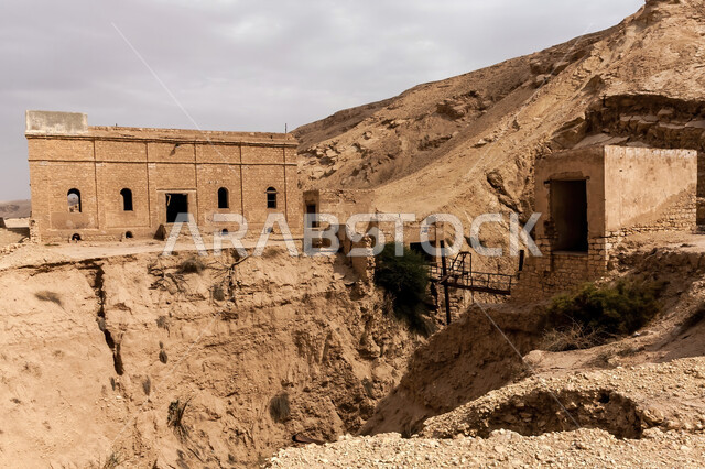 التكوينات والتشكيلات الصخرية، المناطق الأثرية في محافظة الدلم بالمملكة العربية السعودية، محطة تجميع ومعالجة مياه الأمطار، المباني المهجورة والمتهالكة في خفس دغرة، القمم والمرتفعات الجبلية