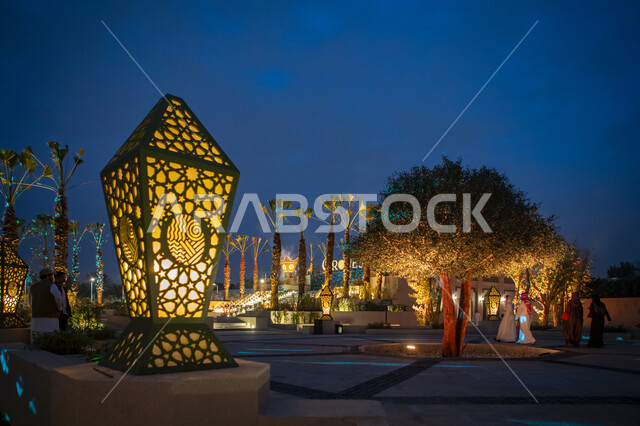 قضاء وقت ممتع في موسم رمضان في مدينة الرياض, الفن الهندسي المعماري لبناء المقاهي والمطاعم الخليجية, أضواء وزينة المناسبات الدينية في الأماكن الترفيهية العائلية الشبابية الراقية, مقصد الزوار من شتى أنحاء العالم, أجواء الإفطار الرمضاني في السعودية