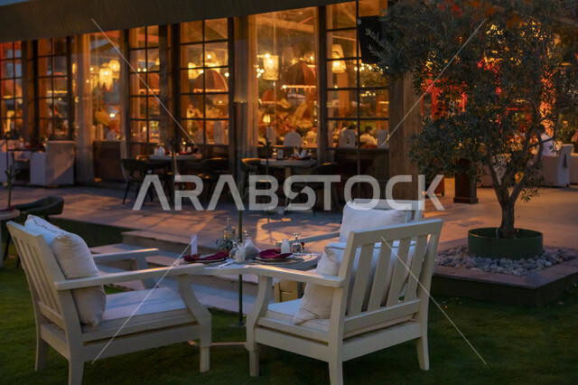 الديكورات والتجهيزات في مطاعم ومقاهي المملكة, أماكن استقبال الزوار من شتى أنحاء العالم, فعالية موسم رمضان في مدينة الرياض, أجواء الافطار الرمضاني في السعودية, احتفال المسلمين بالأعياد والمناسبات الاسلامية في المناطق العائلية الترفيهية الراقية