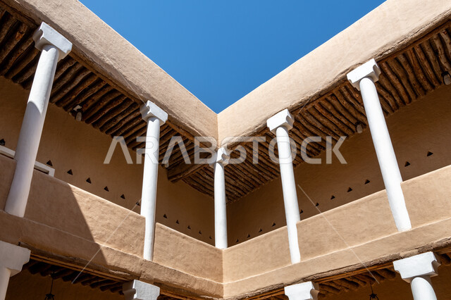  المتحف الوطني السعودي في مدينة الرياض، الفن الهندسي المعماري للمتاحف والمنشآن الطينية المبنية على الطراز القديم، معالم تقليدية شعبية في العاصمة، اماكن السياحة الثقافية في المملكة العربية السعودية، مركز الملك عبد العزيز التاريخي من الداخل