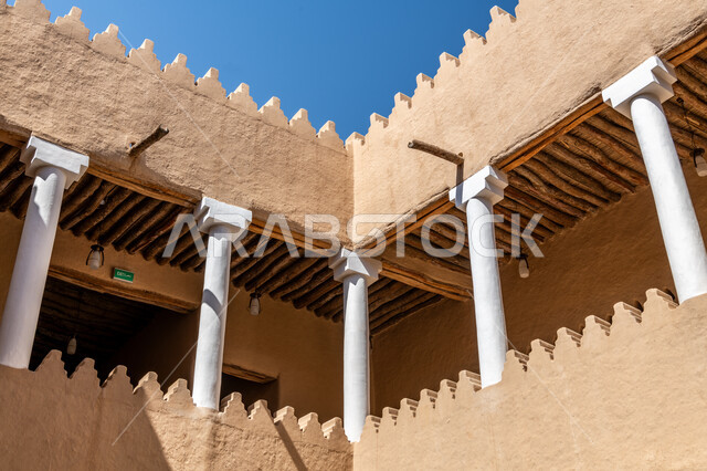  المتحف الوطني السعودي في مدينة الرياض، الفن الهندسي المعماري للمتاحف والمنشآن الطينية المبنية على الطراز القديم، معالم تقليدية شعبية في العاصمة، اماكن السياحة الثقافية في المملكة العربية السعودية، مركز الملك عبد العزيز التاريخي من الداخل