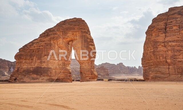 صخرة الفيل في محافظة العلا في السعودية، المعالم الاثرية التاريخية القديمة، التضاريس والقمم والمرتفعات الجبلية، التكوينات الصخرية في المناطق الصحراوية، الاماكن السياحية في المملكة العربية