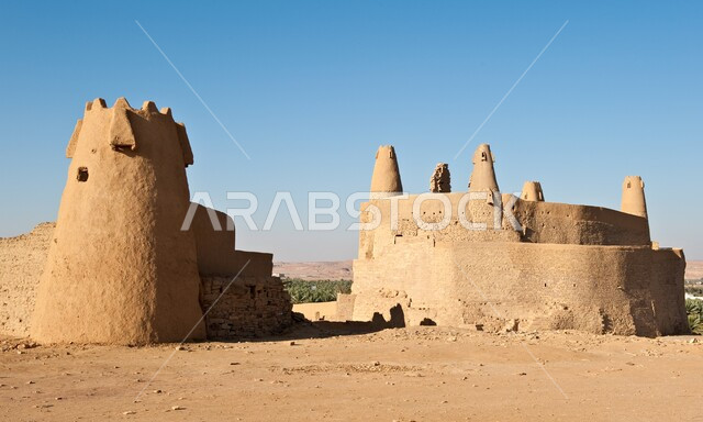 الفن الهندسي المعماري على الطراز القديم، المباني الطينية التراثية في السعودية، معالم أثرية سياحية في المملكة العربية، متحف قصر المصمك التاريخي في مدينة الرياض، اماكن لجذب السياح من انحاء العالم