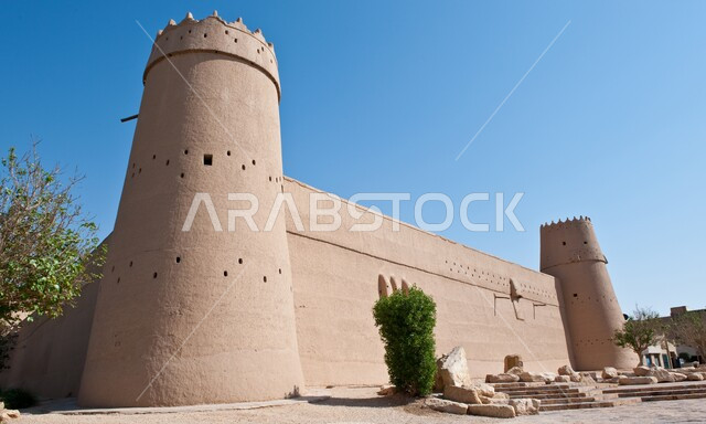 متحف قصر المصمك التاريخي في مدينة الرياض، الفن الهندسي المعماري على الطراز القديم، المباني الطينية التراثية في السعودية، معالم أثرية سياحية في المملكة العربية، اماكن لجذب السياح من انحاء العالم