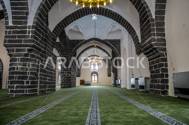 جامع المصلى في المدينة المنورة، صورة من الداخل مسجد الغمامة العريق، الفن الهندسي المعماري المتميز على الطراز الإسلامي، المساجد الأثرية التاريخية في المملكة العربية السعودية