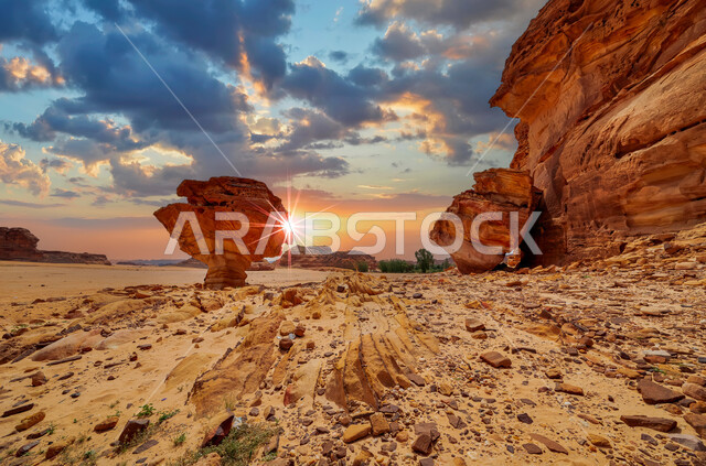 التكوينات والتشكيلات الصخرية الطبيعية في المناطق الصحراوية، التضاريس والقمم والمرتفعات الجبلية في محافظة العلا، المعالم التاريخية الأثرية القديمة في مدائن صالح، أماكن السياحة وقضاء الوقت الممتع في المملكة العربية السعودية