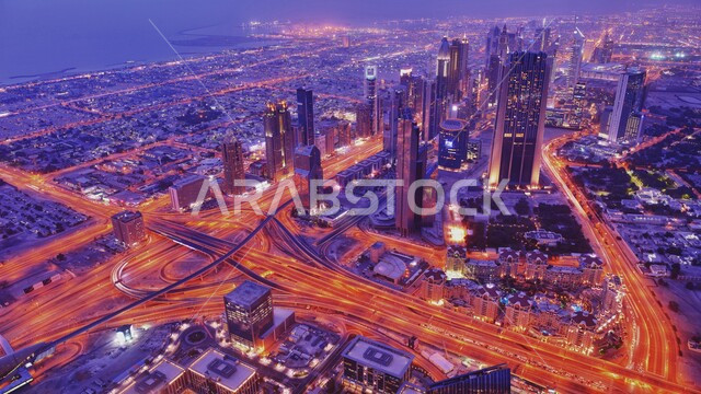 شبكة الطرق والشوارع المعبدة في الإمارات العربية المتحدة، الفن الهندسي المعماري للمنشآت التجارية والسكنية، صورة جوية  للأبراج وناطحات السحاب في إمارة دبي، معالم واماكن سياحية مشهورة