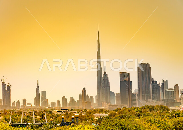 التقدم والنمو والتوسع العمراني، الأبراج وناطحات السحاب المشهورة في دولة الإمارات العربية المتحدة نهارا، الفن الهندسي المعماري للمباني والمنشآت المطلة على البحر، معالم دبي السياحية