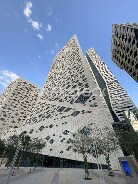 النمو والتطور العمراني في السعودية، مركز الملك عبد الله المالي (كافد) في النهار، المنشآت والأبراج المالية في مدينة الرياض، الفن الهندسي المعماري للمباني وناطحات السحاب المشهورة في المملكة، تحقيق النهضة الاقتصادية والتجارية