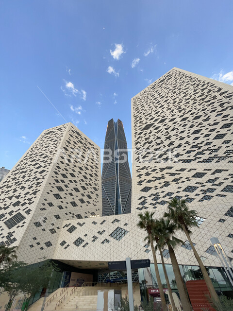 التطور والنمو العمراني في السعودية، مركز الملك عبد الله المالي (كافد) في النهار، المنشآت والأبراج المالية في مدينة الرياض، الفن الهندسي المعماري للمباني وناطحات السحاب المشهورة في المملكة، تحقيق النهضة الاقتصادية والتجارية