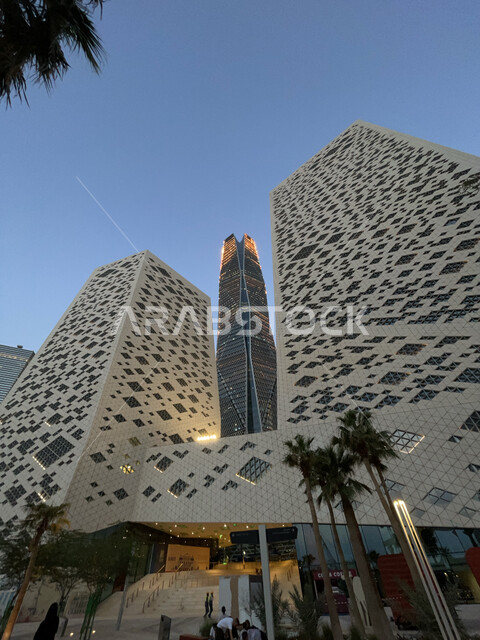  المنشآت والأبراج المالية في مدينة الرياض، الفن الهندسي المعماري للمباني وناطحات السحاب المشهورة في المملكة، تحقيق النهضة الاقتصادية والتجارية، النمو والتطور العمراني في السعودية، مركز الملك عبد الله المالي (كافد)