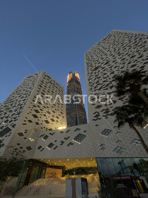 مركز الملك عبد الله المالي (كافد)، المنشآت والأبراج المالية في مدينة الرياض، الفن الهندسي المعماري للمباني وناطحات السحاب المشهورة في المملكة، تحقيق النهضة الاقتصادية والتجارية، النمو والتطور العمراني في السعودية