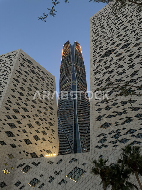 مركز الملك عبد الله المالي (كافد)، المنشآت والأبراج المالية في مدينة الرياض، الفن الهندسي المعماري للمباني وناطحات السحاب المشهورة في المملكة، تحقيق النهضة الاقتصادية والتجارية، النمو والتطور العمراني في السعودية