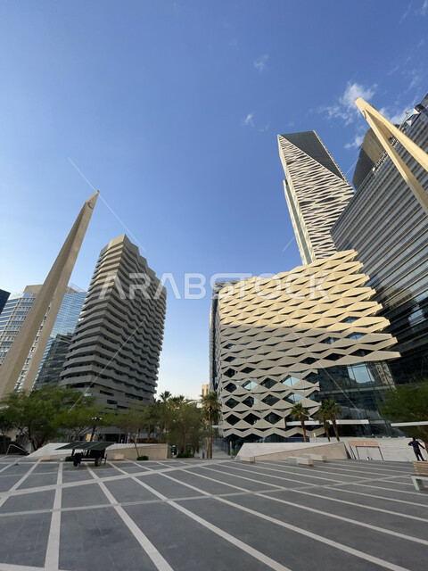 النمو والتطور العمراني في السعودية، مركز الملك عبد الله المالي (كافد) في النهار، المنشآت والأبراج المالية في مدينة الرياض، الفن الهندسي المعماري للمباني وناطحات السحاب المشهورة في المملكة، تحقيق النهضة الاقتصادية والتجارية