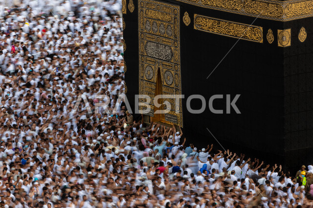 Pilgrims and pilgrims circumambulate around the Holy Kaaba in Mecca, the Holy Mosque in Mecca in the Kingdom of Saudi Arabia, Islamic religious places, worship and getting closer to God, performing the rituals of Hajj and Umrah.