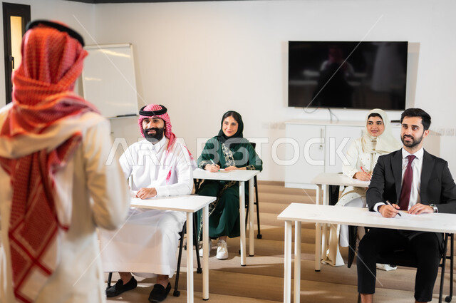 Cooperation and agreement between the team on new business and commercial projects, gaining experience and expanding professional plans, training employees on work policies and tasks to achieve goals in the meeting room inside the company’s headquarters, a comfortable work environment in Saudi companies, conducting recruitment and hiring interviews.
