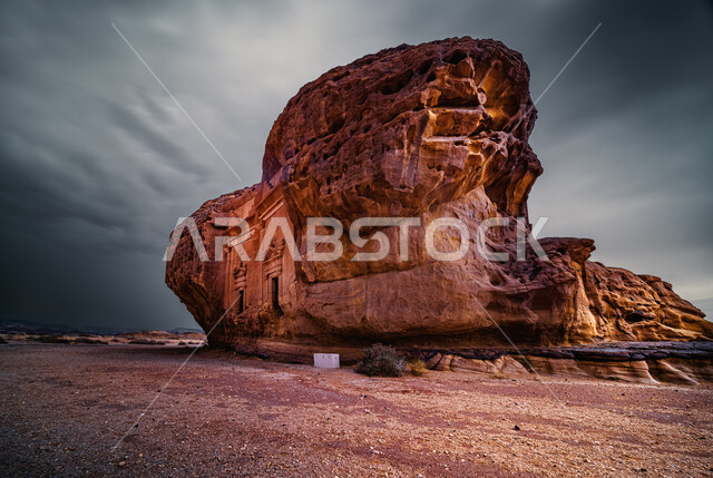 التكوينات الصخرية في المناطق الصحراوية، مدفن حيان بن كوزا، المعالم الأثرية القديمة في المملكة العربية السعودية، أماكن طبيعية تاريخية لجذب واستقطاب السائحين، قصر الفريد في مدائن صالح في محافظة العلا