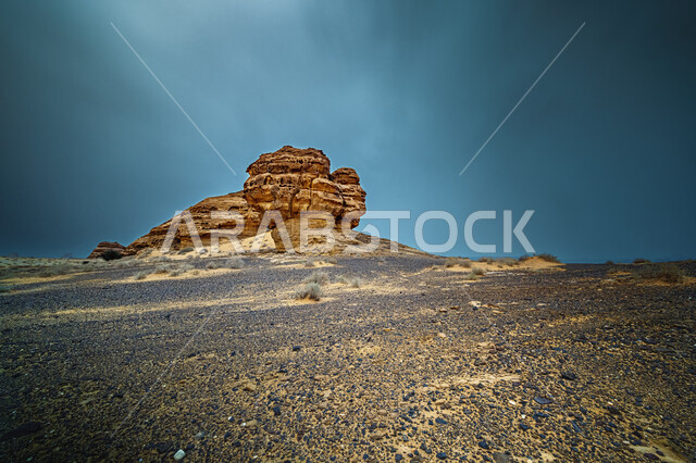 المعالم الأثرية القديمة في المملكة العربية السعودية، أماكن طبيعية تاريخية لجذب واستقطاب السائحين، قصر الفريد في مدائن صالح في محافظة العلا، التكوينات الصخرية في المناطق الصحراوية، مدفن حيان بن كوزا