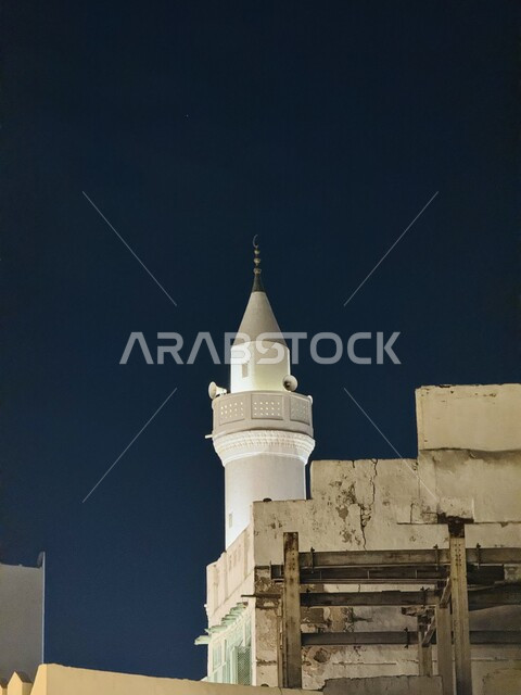 الفن الهندسي المعماري للمساجد على الطراز الاسلامي، صورة مقربة لمأذنة مسجد الباشا في مدينة جدة، المدن والمعالم التاريخية السياحية في المملكة العربية السعودية