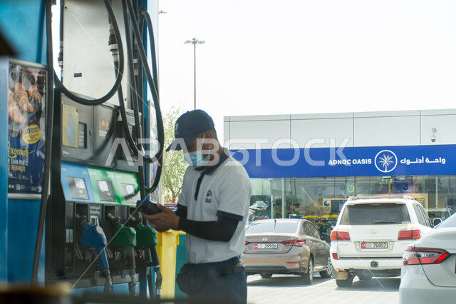  واحة أدنوك للخدمات في مدينة العين بإمارة أبوظبي، توفير وتأمين الخدمات الأساسية ومحطات الوقود للسيارات في دولة الإمارات العربية المتحدة، شركة بترول أبو ظبي الوطنية