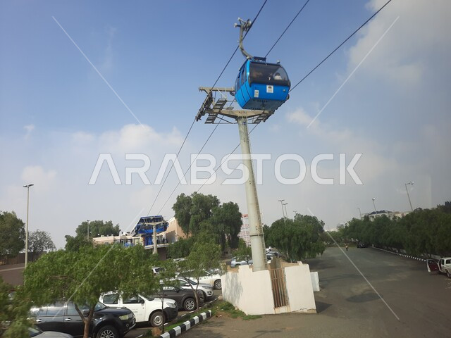 السياحة والترفيه وقضاء الوقت الممتع، العربة المتنقلة فوق الطبيعة، الاستمتاع بالأنشطة الترفيهية الممتعة في مناطق القمم والجبال العالية، التلفريك في منطقة عسير بمدينة أبها، أبرز الأماكن والمعالم السياحية الطبيعية في المملكة العربية السعودية