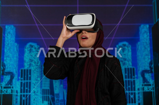 خاصية الهولوجرام  ، مهندسة سعودية ماهرة محترفة في التخطيط ، مرأه مهندسة خليجية ، استخدام تقنية الهولوجرام ثلاثية الابعاد ، صور تجسيمية خاصة بالمنشأت و الابراج المعمارية ، صور هندسية بأبعاد مختلفة ، تصوير ثلاثي الابعاد للأجسام 