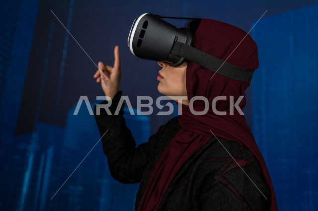 خاصية الهولوجرام  ، مهندسة سعودية ماهرة محترفة في التخطيط ، مرأه مهندسة خليجية ، استخدام تقنية الهولوجرام ثلاثية الابعاد ، صور تجسيمية خاصة بالمنشأت و الابراج المعمارية ، صور هندسية بأبعاد مختلفة ، تصوير ثلاثي الابعاد للأجسام 