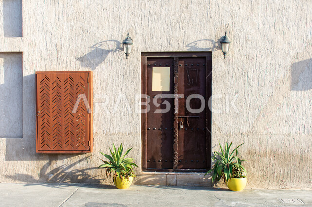 الفن الهندسي المعماري للمباني الطينية القديمة الامارات العربية المتحدة، البيوت التاريخية في مدينة دبي، التصميم المعماري العربي القديم للأبواب الخشبية الأثرية القديمة، أماكن سياحية تراثية مشهورة, الاهتمام في زراعه النباتات الخضراء