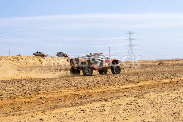 التسابق على الرمال الذهبية الناعمة، المسابقات و الفعاليات المشهورة، سباق رالي داكار في المملكة العربية السعودية، رياضة التطعيس بالسيارات الترابية  في المناطق الصحراوية، التحديات الحماسية والأنشطة الترفيهية، بطولة العالم للراليات