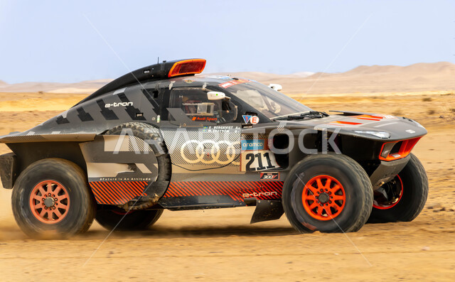 المسابقات و الفعاليات المشهورة، سباق رالي داكار في المملكة العربية السعودية، التسابق على الرمال الذهبية الناعمة، رياضة التطعيس بالسيارات الترابية  في المناطق الصحراوية، التحديات الحماسية والأنشطة الترفيهية، بطولة العالم للراليات