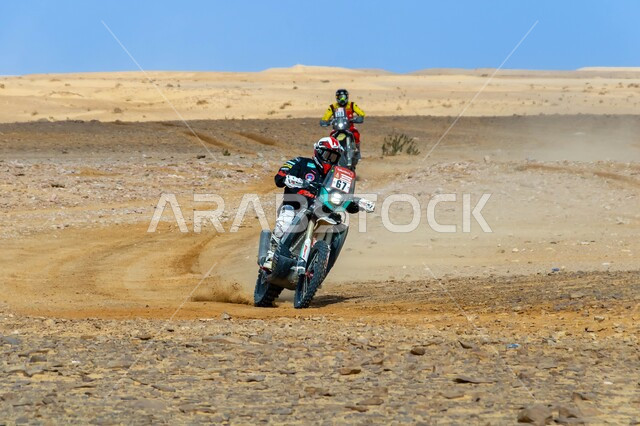 الفعاليات والمسابقات المشهورة، سباق رالي داكار في المملكة العربية السعودية، التسابق على الرمال الذهبية الناعمة، رياضة التطعيس في المناطق الصحراوية، التحديات الحماسية والأنشطة الترفيهية، بطولة العالم للراليات