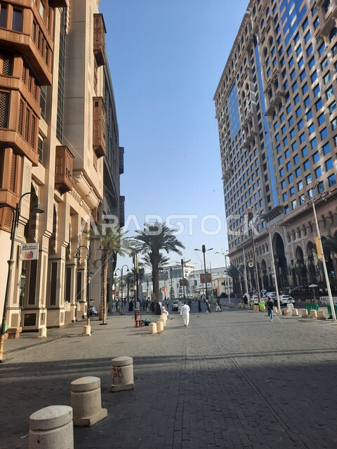 فندق دار التوحيد انتركونتيننتال المطل على الحرم المكي الشريف، توفير الخدمات و الرعاية للحجاج و المعتمرين لبيت الله الحرام، الفن الهندسي للأبراج و ناطحات السحاب في المملكة العربية السعودية، مدن وأماكن دينية إسلامية مقدسة