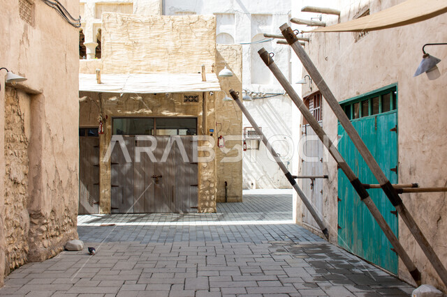 المباني الطينية التراثية بمنطقة السيف بالإمارات العربية المتحدة، أسواق وأحياء شعبية في مدينة دبي، أماكن ومعالم تاريخية سياحية مشهورة، الفن الهندسي المعماري على الطراز القديم