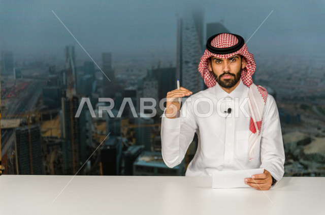 مذيع و اعلامي سعودي خليجي يمتلك المهارة بتقديم النشرات الاخبارية المتنوعة  ، استخدام تقنية الجرافيكس في تقديم الاخبارالمحلية و الاقليمية اخبار متنوعه ،الاخبار و الاعلام ، قراء النشرات الاخبارية 