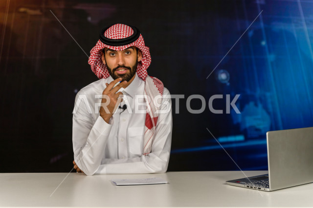 مذيع و اعلامي سعودي خليجي يمتلك المهارة بتقديم النشرات الاخبارية الاقتصادية ، استخدام تقنية الجرافيكس في تقديم الاخبار و الاحصائيات الخاصة بالاسهم و البورصة  ، أخبار عالمية اقتصادية ،نشرة الإحصاءات الاقتصادية للدول العربية ،الاخبار و الاعلام ، قراء النشرا