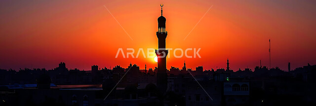 نداء المسلمين لأداء الفرائض والصلوات, العبادة والتقرب إلى الله تعالى, صورة ظلية للمساجد الاسلامية أثناء غروب الشمس, أجواء روحانية هادئة, الديكورات والتصميم الهندسي على الطراز العربي الاسلامي القديم, سالويت