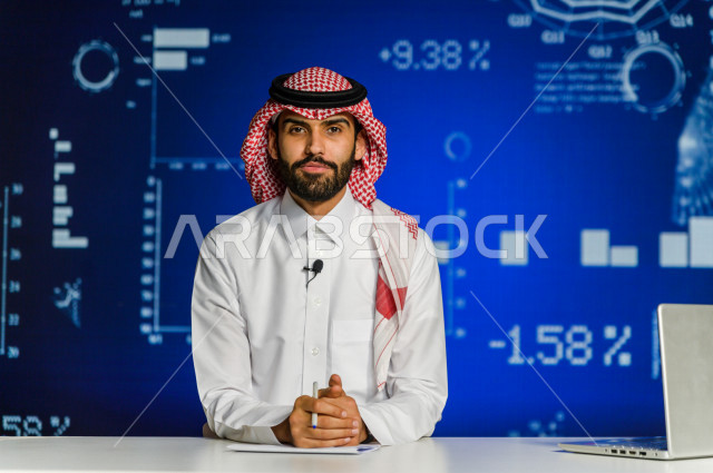 مذيع و اعلامي سعودي خليجي يمتلك المهارة بتقديم النشرات الاخبارية الاقتصادية ، استخدام تقنية الجرافيكس في تقديم الاخبار و الاحصائيات الخاصة بالاسهم و البورصة  ، أخبار عالمية اقتصادية ،نشرة الإحصاءات الاقتصادية للدول العربية ،الاخبار و الاعلام ، قراء النشرا