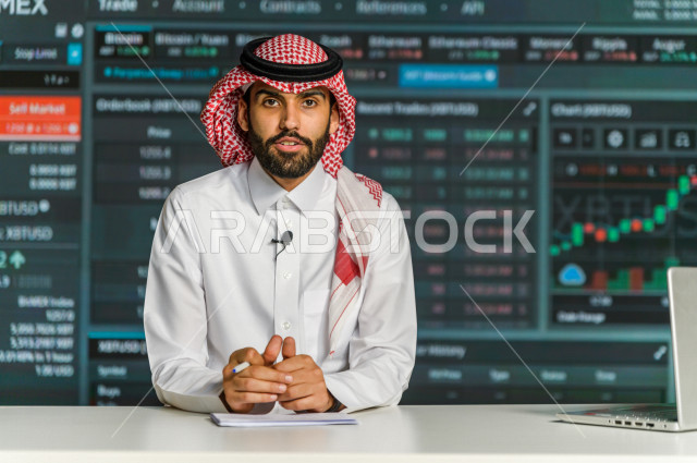مذيع و اعلامي سعودي خليجي يمتلك المهارة بتقديم النشرات الاخبارية الاقتصادية ، استخدام تقنية الجرافيكس في تقديم الاخبار و الاحصائيات الخاصة بالاسهم و البورصة  ، أخبار عالمية اقتصادية ،نشرة الإحصاءات الاقتصادية للدول العربية ،الاخبار و الاعلام ، قراء النشرا