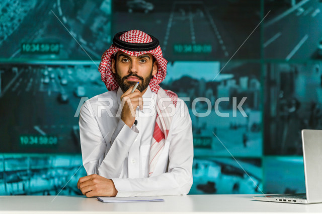 مذيع و اعلامي سعودي خليجي يمتلك المهارة بتقديم النشرات الاخبارية الاقتصادية ، استخدام تقنية الجرافيكس في تقديم الاخبار و الاحصائيات الخاصة بالاسهم و البورصة  ، أخبار عالمية اقتصادية ،نشرة الإحصاءات الاقتصادية للدول العربية ،الاخبار و الاعلام ، قراء النشرا