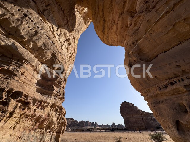 مفهوم الحضارات القديمة، المعالم التاريخية الأثرية، صورة مقربة لجبل الفيل في مدينة العلا، التكوينات والتشكيلات الصخرية في المملكة العربية السعودية، الطبيعة الصحراوية المتميزة، الأماكن والمناطق السياحية المشهورة