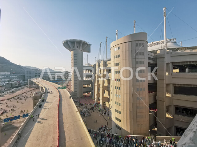 آداء المناسك في مشعر منى و رمي الجمرات, العباده و التقرب الى الله، صورة جوية للمباني والمنشآت السكنية للحجاج في مكة المكرمة في أيام موسم الحج 2024, الوقوف على جبل عرفات