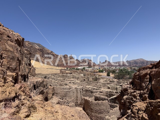 المناطق والمعالم التاريخية القديمة، البيوت والمنازل التراثية الطينية، القمم والمرتفعات الجبلية، المباني الاثرية في البلدة القديمة في محافظة العلا في المملكة العربية السعودية، التكوينات والتشكيلات الصخرية في الاماكن السياحية