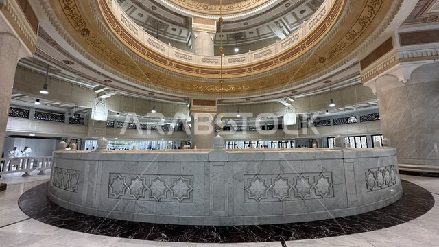 الفن الهندسي المعماري على الطراز الاسلامي الحديث، السعي بين الصفا والمروة في مكة الكرمة، صورة مقربة للمسعى في الحرم المكي الشريف، أداء الفرائض والعبادات والتقرب الى الله، أماكن ومعالم مقدسة في المملكة العربية السعودية