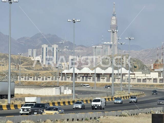 طرق وشوارع المدينة المنورة الحديثة والواسعة، التصميم الهندسي المعماري والتطور الحضاري في المملكة العربية السعودية, المباني والابراح الفندقية، معالم وأماكن سياحية مشهورة