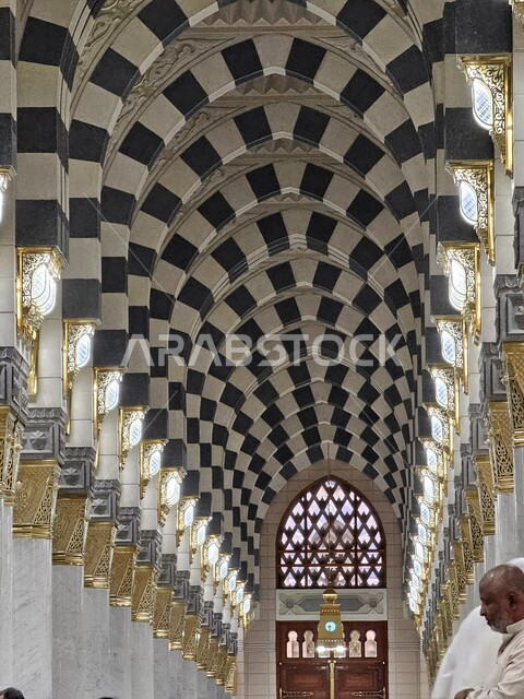 الزخرفة الإسلامية في الحرم النبوي الشريف، التصميم الداخلي للمسجد النبوي الشريف في المدينة المنورة بالمملكة العربية السعودية، العبادة والتقرب الى الله، اسلاميات وعبادة، أماكن إسلامية مقدسة