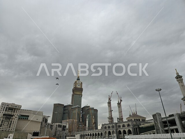 ديكورات وتصاميم الأبنية على الطراز الاسلامي، المسجد النبوي الشريف في المدينه المنوره, العبادة والتقرب الى الله، أماكن ومعالم دينية مقدسة في المملكة العربية السعودية