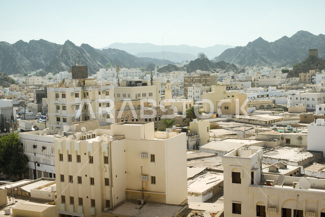فن العمارة القديمة للمباني والمنشآت السكنية في قرية مطرح في مدينة مسقط , اطلالة على المناطق والأماكن الجبلية السياحية المشهورة، القمم والمرتفعات والجبال الطبيعية في سلطنة عمان